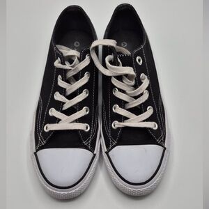 Airwalk Black Canvas Low-Top Sneakers with White Toecap
